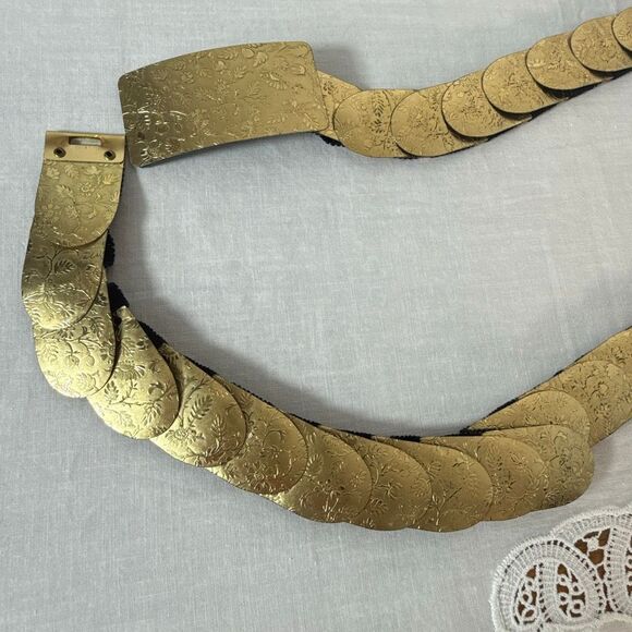 Vintage Embossed Brass Coin Belt – Floral Etched Metal with Elastic Back - Picture 16 of 16